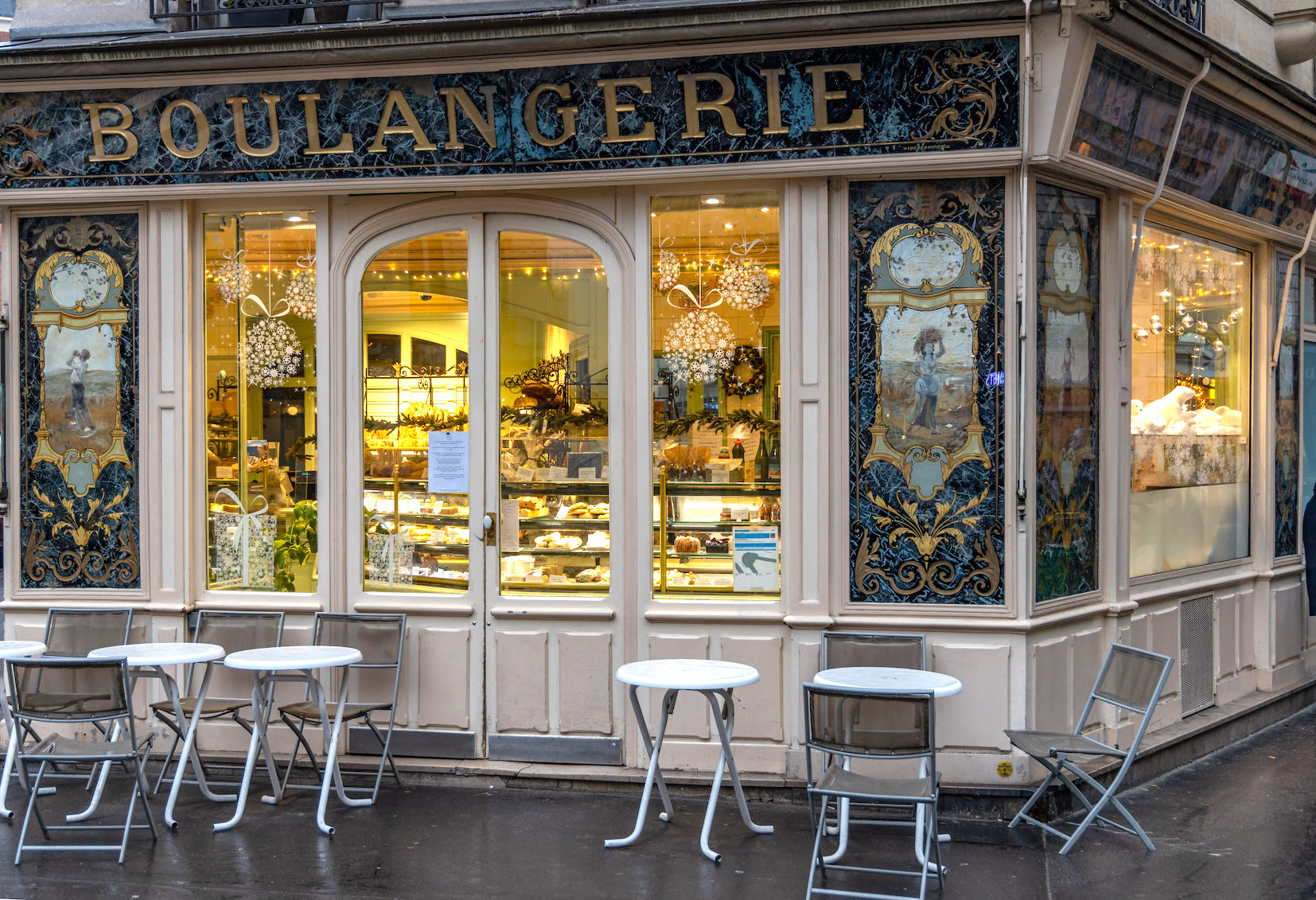 The old-fashioned façade of Boulangerie Bo in the 12th arrondissement in Paris.